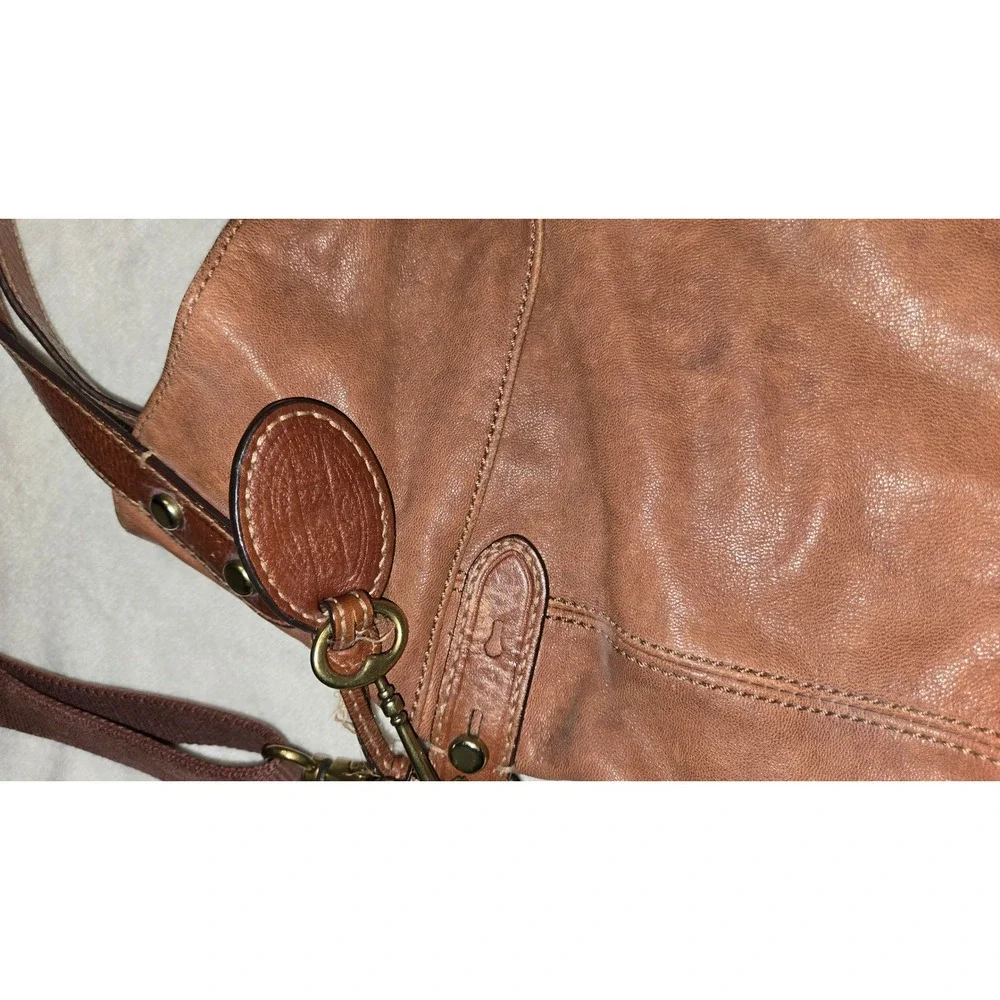 Fossil Long Live Vintage Brown Leather Hobo Crossbody Bag Cognac Brass Hardware
